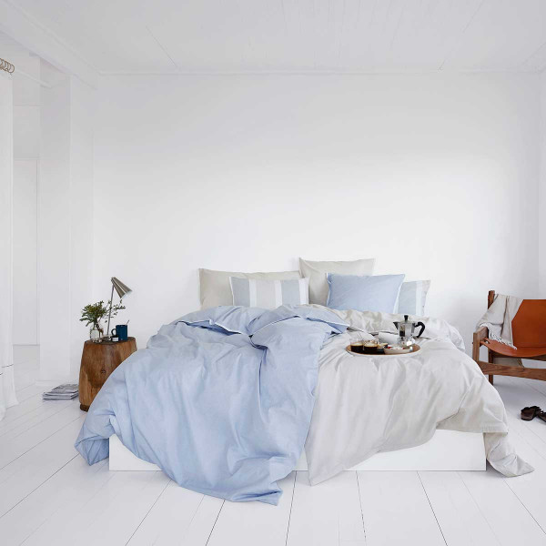 schlossberg-bettwaesche-porto-bleu-beige-gris-schlafzimmer
